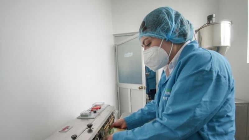 Prefectura de Cotopaxi, entregó equipos para la producción de panela