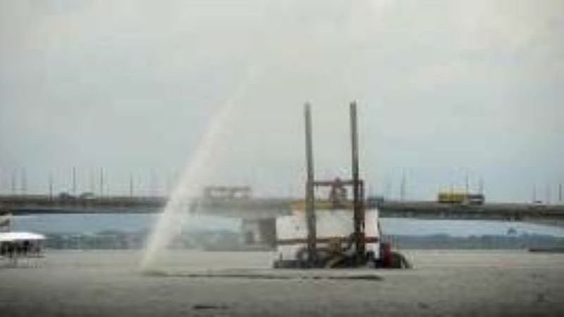Sexto intento para dragar el sedimento en el río Guayas