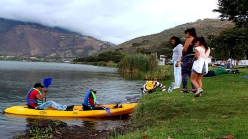 Técnicos de la Prefectura de Imbabura determina afectaciones ambientales en la laguna Yahuarcocha