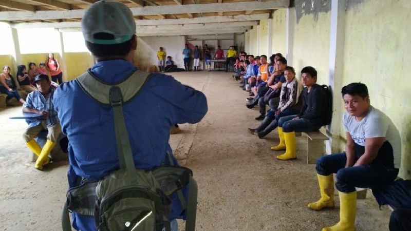 Prefectura de Esmeraldas continúa mejorando alimentación de comunidades Chachis.