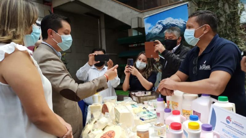Prefectura realiza el lanzamiento de la campaña “Más Leche, Más Vida”