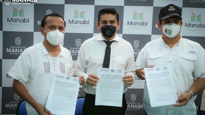 Se firma convenio que beneficiará a familias de la provincia de Manabí