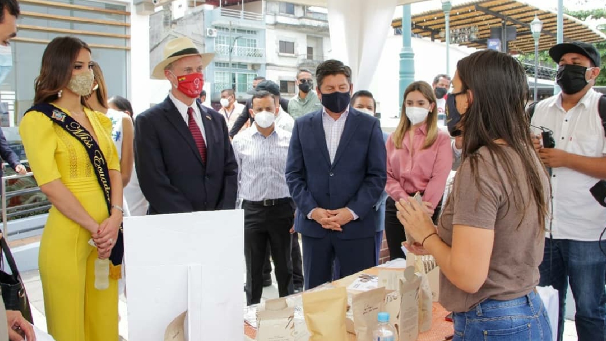 120 Emprendedoras de los Ríos se beneficiarán del programa AWE