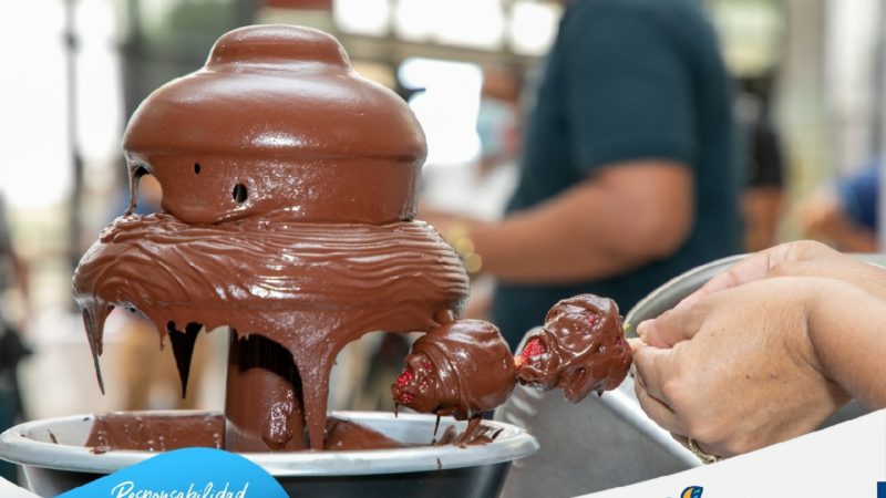 Emprendedores locales promocionan productos derivados del cacao