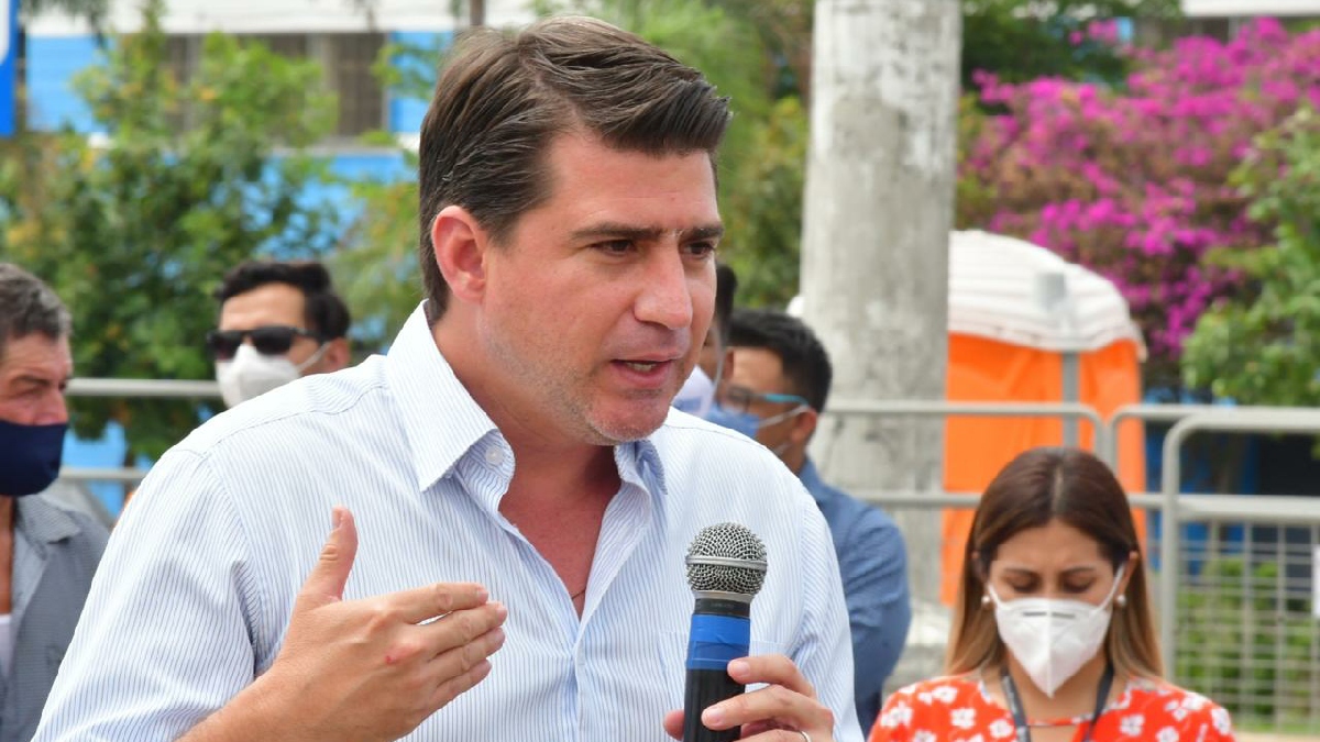 Ministro de Agricultura participa en la feria de la Mata a la Mesa en Guayaquil
