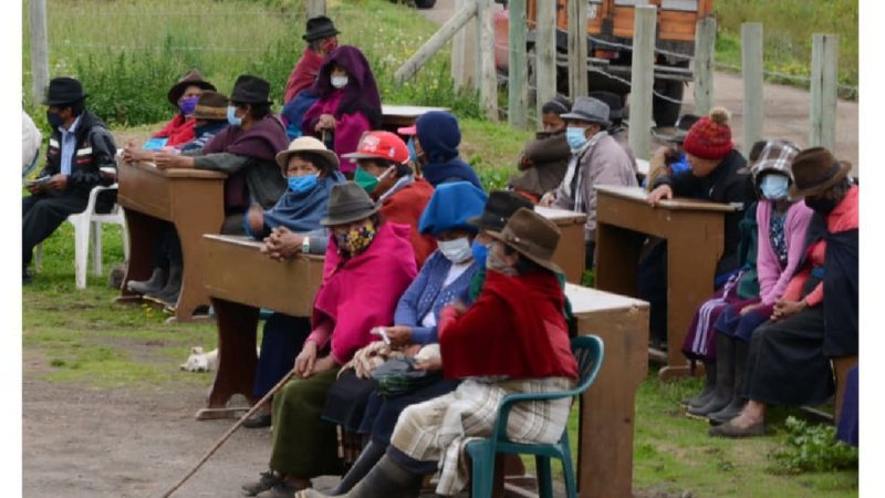 Prefectura entrega kits agrícolas a socios de la organización San Antonio