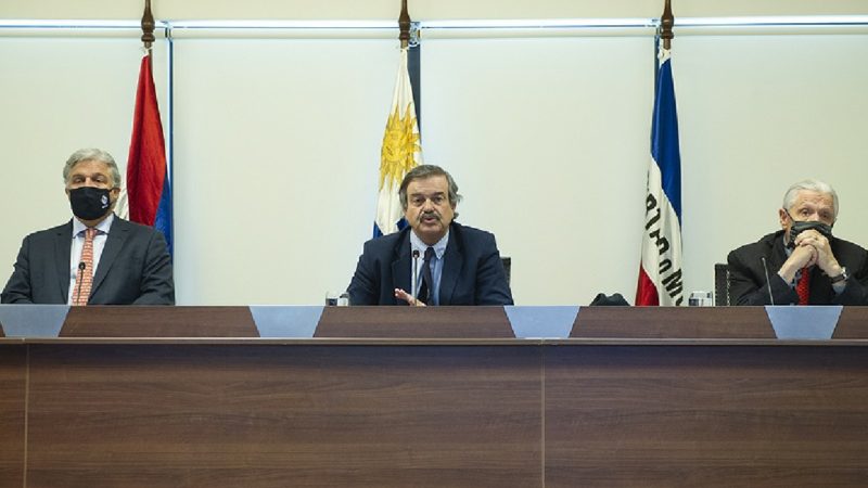 Uruguay recibirá apoyo de Estados Unidos en programa para erradicar la mosca de la bichera