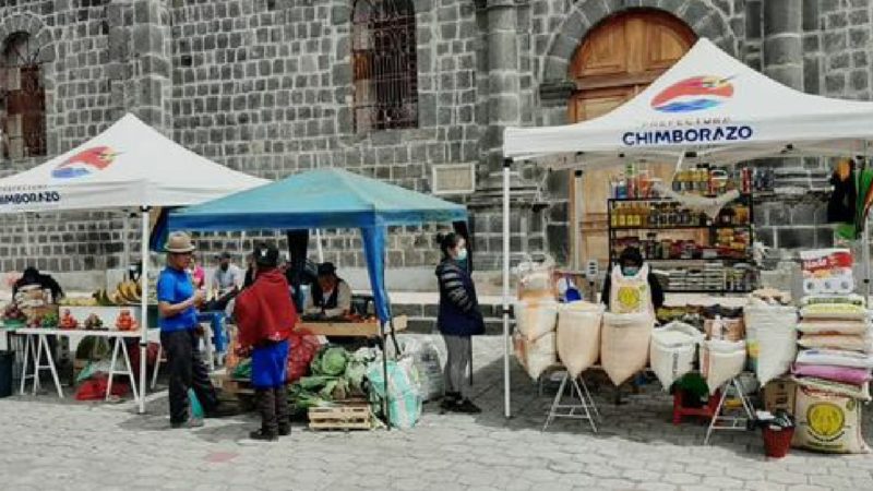 Dirección de Fomento Productivo impulsa feria libre en el cantón Guano