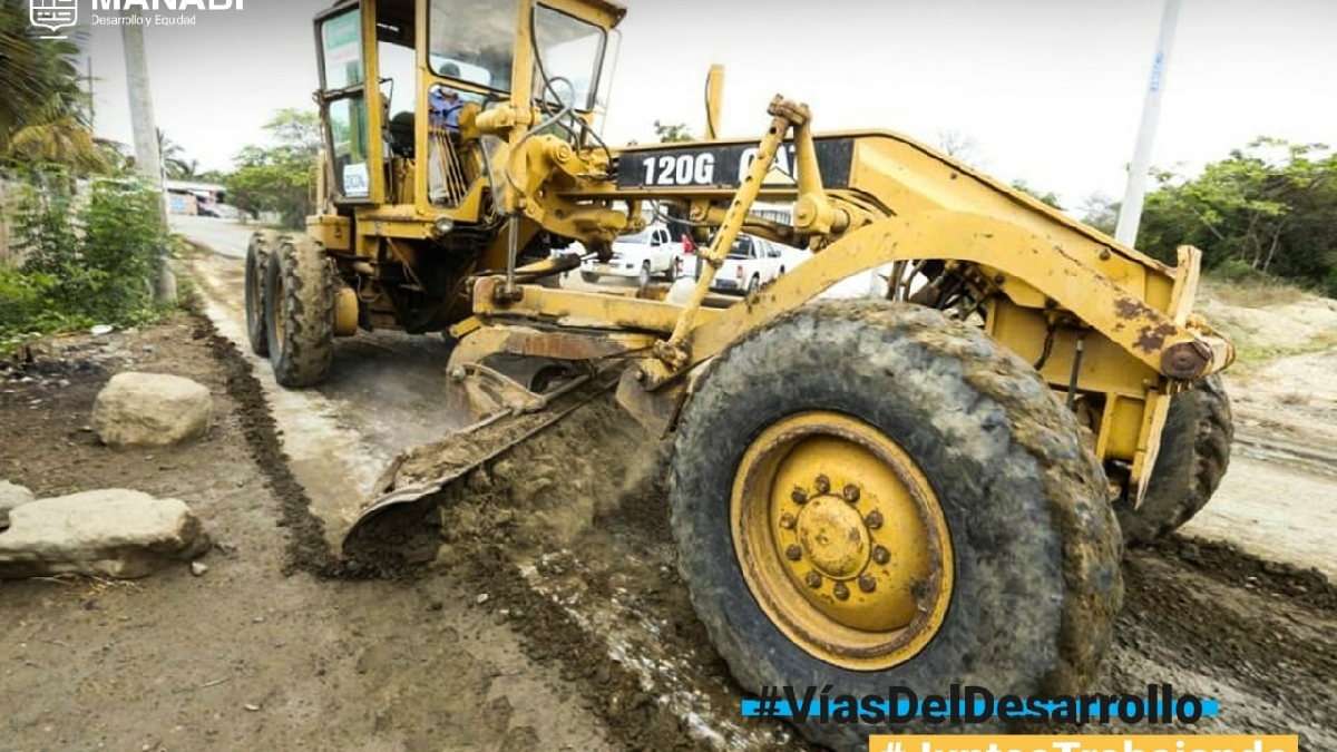 Se inicia mantenimiento de la vía Cuatro Esquinas-Pachinche