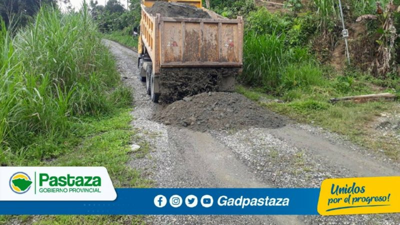 Trabajos de mantenimiento vial se realiza en el tramo Taculín – Bobonaza