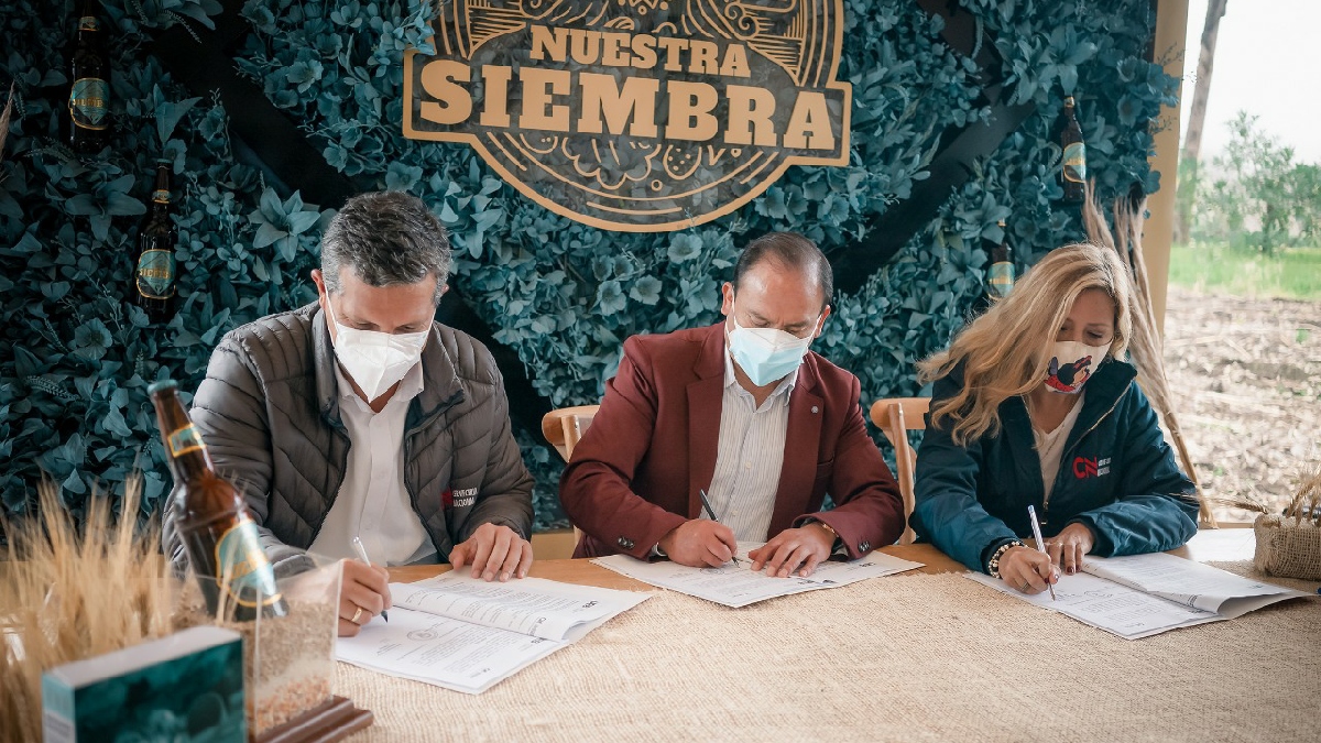 El programa “Siembra por Contrato” de Cervecería Nacional reactiva económicamente el agro ecuatoriano a través de capacitación, insumos y tecnificación agrícola