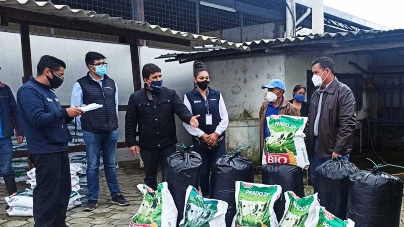 MAG apoya a afectados por deslizamiento en Chunchi y entrega incentivos a productores de Chimborazo
