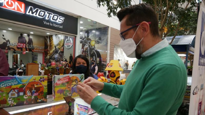 MIinisterio de Producción inauguró Isla exposicíón para emprendedores