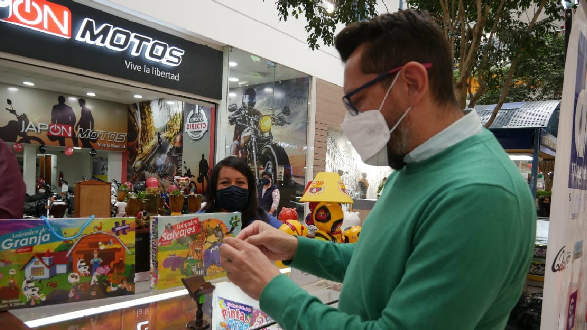 MIinisterio de Producción inauguró Isla exposicíón para emprendedores