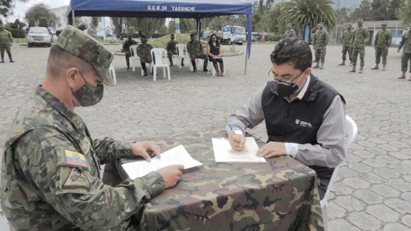 8.42 METROS CÚBICOS DE MADERA DONADOS AL GRUPO MECANIZADO NRO. 36 YAGUACHI