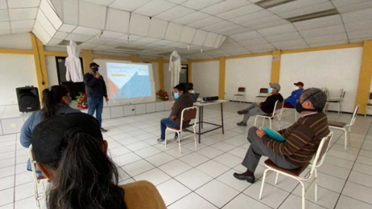 APICULTORES DE COTOPAXI APRENDEN PRÁCTICAS Y SABERES ANCESTRALES