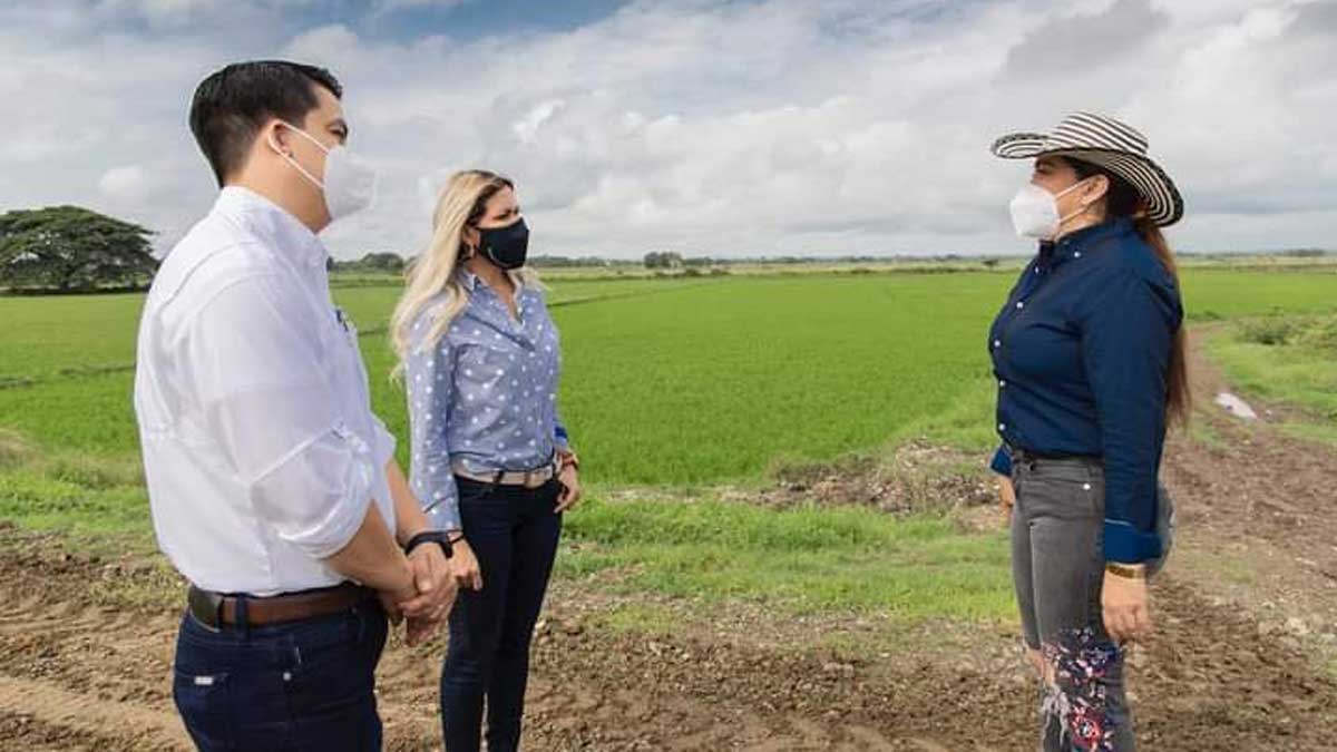 PREFECTA SUSANA GONZÁLEZ INSPECCIONÓ AVANCE DE OBRAS DE INTERVENCIÓN VIAL INTEGRAL EN COLIMES