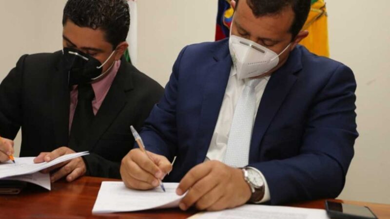 12 POZOS Y MÁS VÍAS ANUNCIÓ EL PREFECTO EN SESIÓN POR LOS 93 AÑOS DE SAN ISIDRO DE SUCRE