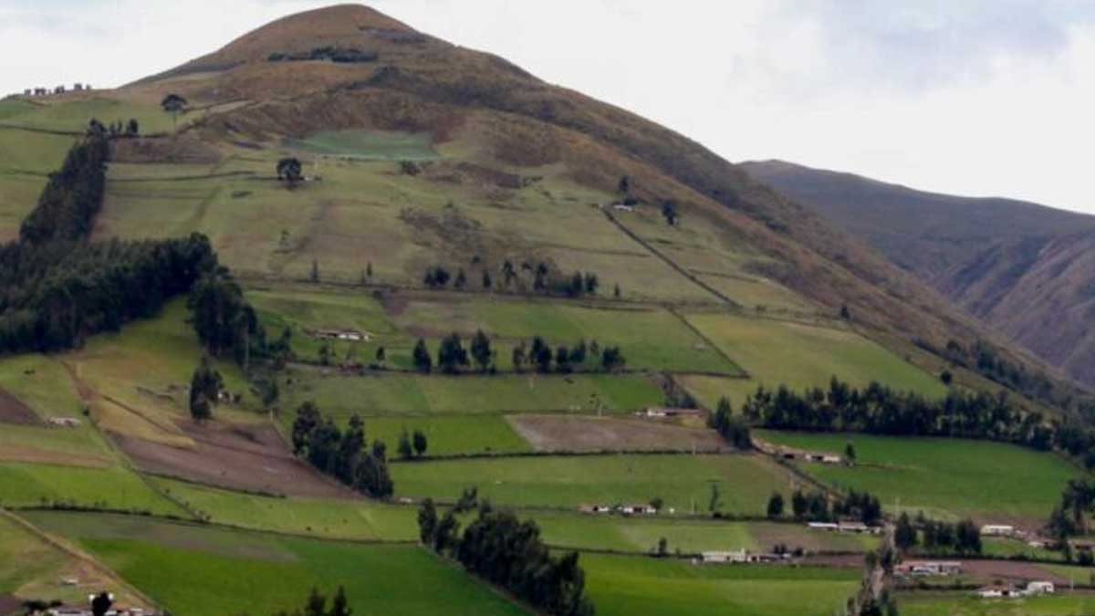 ECUADOR: GOBIERNO APOYARÁ AL SECTOR RURAL CON CRÉDITOS Y MENOS ARANCELES PARA LA IMPORTACIÓN DE MAQUINARIA