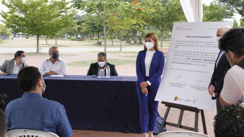 GOBIERNO DE MORENO FIRMÓ CARTAS DE COMPROMISO CON GAD PARA PROYECTOS DE SANEAMIENTO, AGUA POTABLE Y VIVIENDA