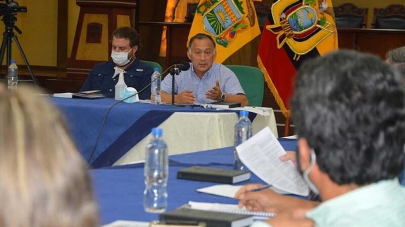 PREFECTURA EL ORO MANTUVO UNA REUNION CON REPRESENTANTES DEL SECTOR BANANERO Y AUTORIDADES DE CONTROL