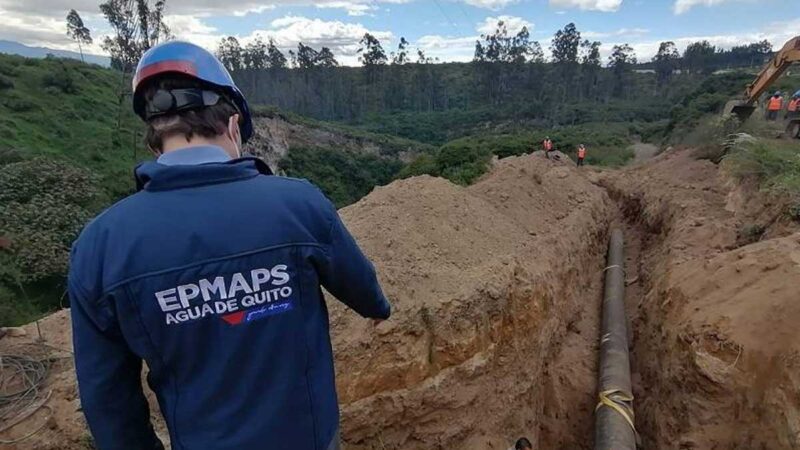 SERVICIO DE AGUA POTABLE SE REESTABLECE EN TUMBACO, EN EL VALLE DE LOS CHILLOS LOS TRABAJOS CONTINÚAN