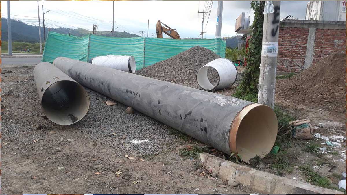 SIN AGUA AL SUR DE ESMERALDAS POR DAÑOS EN TUBERÍA