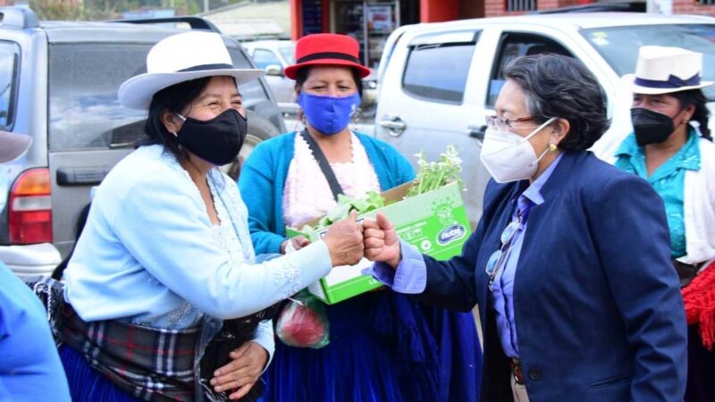 Autoridades de Azuay se reunieron con comunidades del Carmen de Jadán