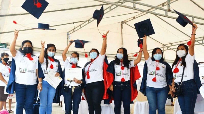 60 mujeres se graduaron en escuela de empoderamiento