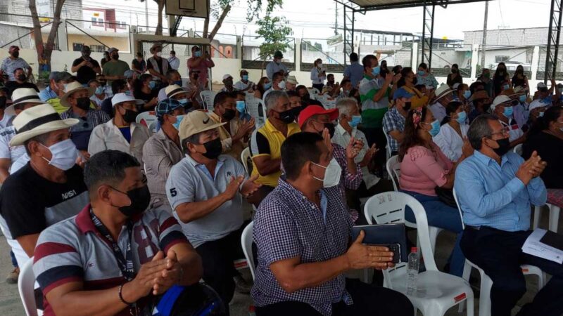 Asambleístas se reúnen en Santa Lucía y reciben proyecto de ley a favor del sector Agropecuario