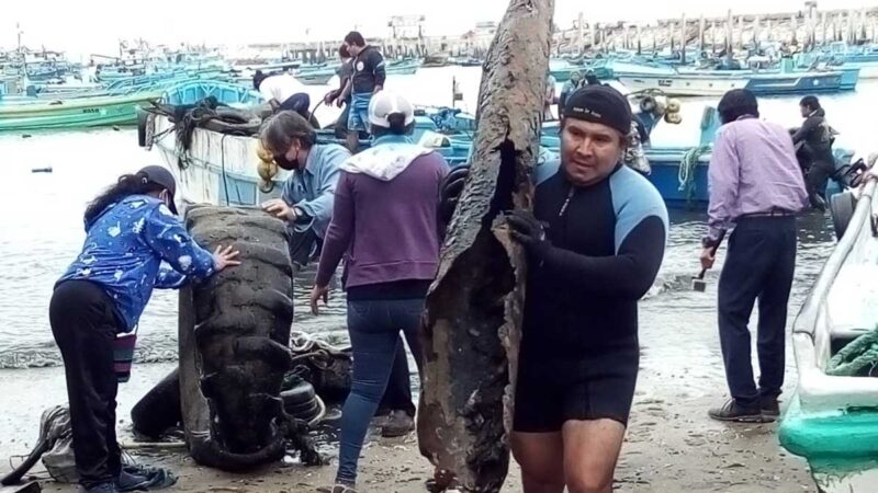Aproximadamente cinco toneladas de basura marina se extrajo del sector de Anconcito