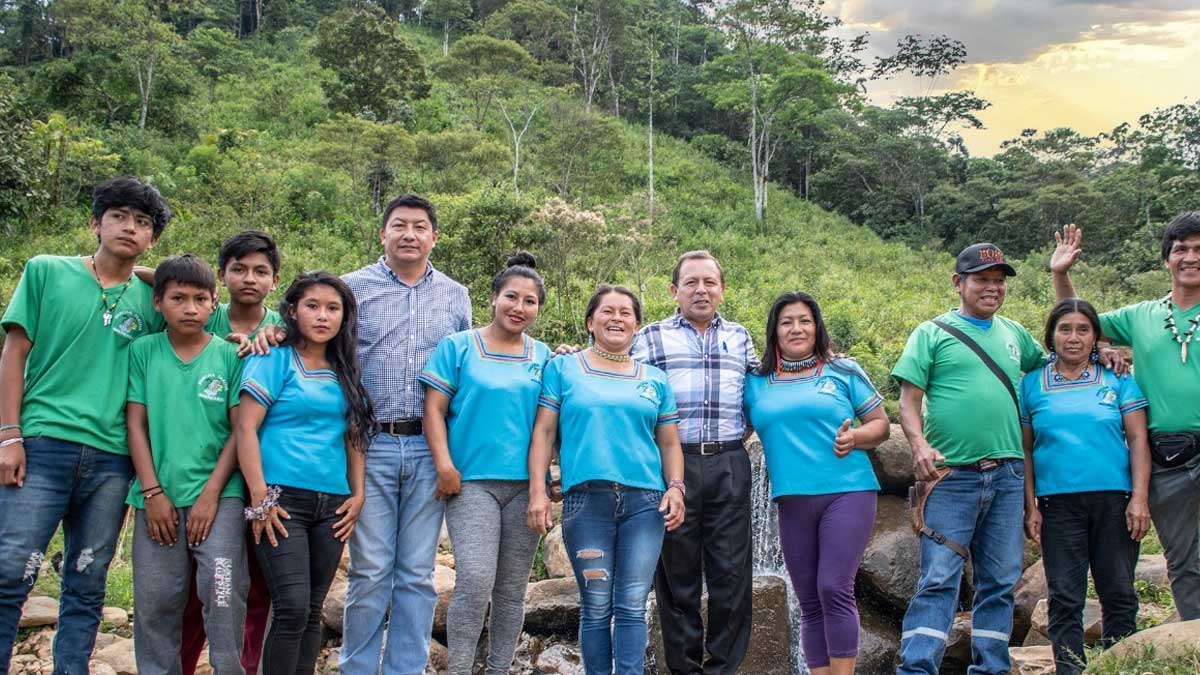 En la comunidad Chorreras Prefecto mantuvo reunión de trabajo