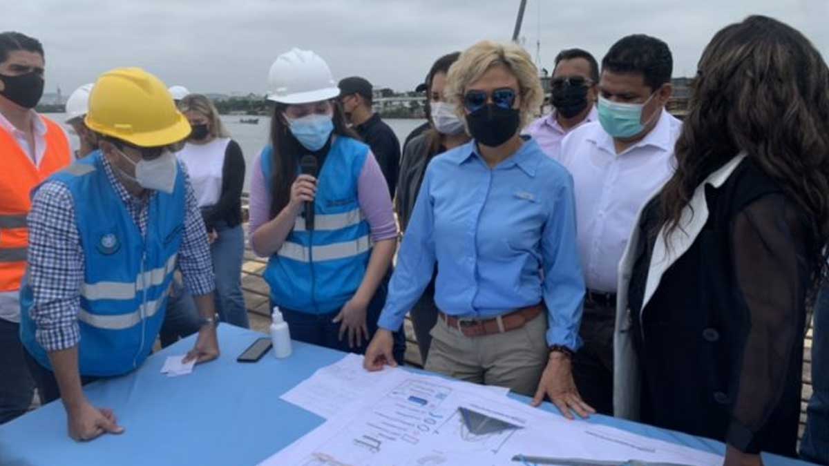 Municipio de Guayaquil, construye puente  sobre  el  estero  ‘El  Muerto’