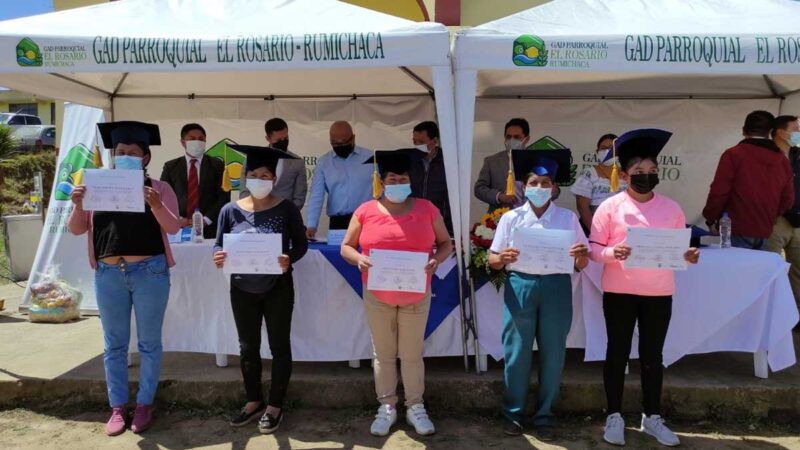 Productores de Pelileo beneficiados con proyecto de cosecha de agua y certificados de producción agroecológica