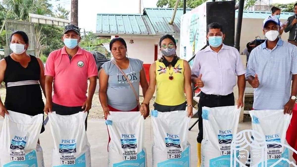 Se entrega 116 kits piscícolas para el fortalecimiento productivo tipo huertos familiares en la parroquia Chonta Punta