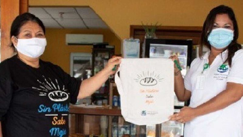 1 600 familias galapagueñas son parte de la campaña “Sin plástico sabe mejor”