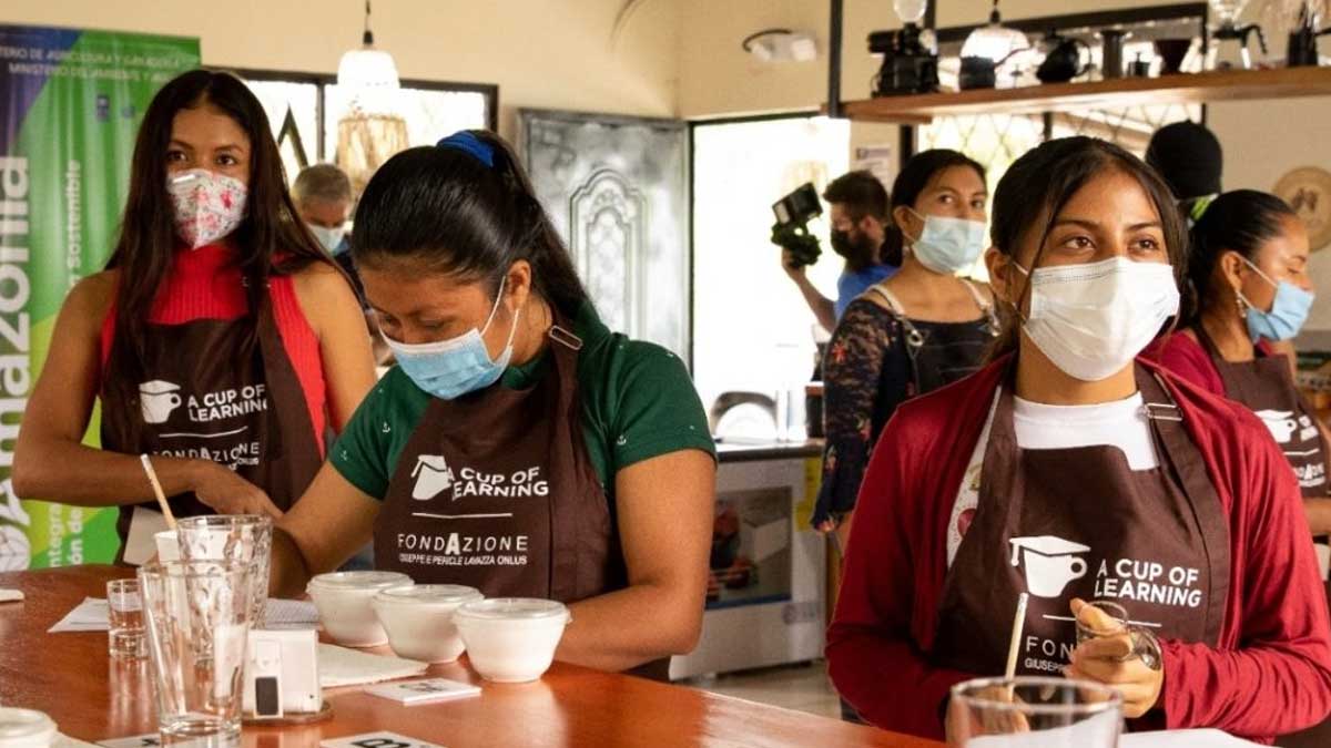 Agricultura y Ambiente promueven la producción sostenible de café amazónico, con Lavazza