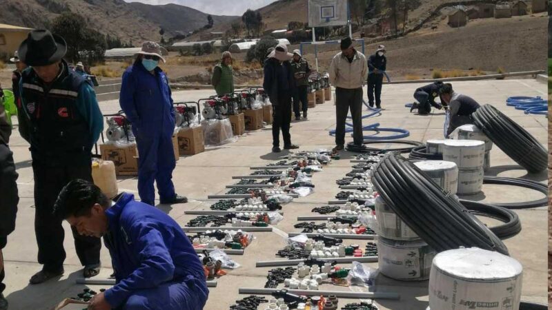 Entrega de maquinaria incrementará la producción de hortalizas en municipio de Calamarca