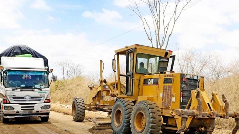 Obra vial que beneficia a productores