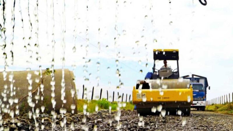 Prefectura trabaja imparable para construir vías que conecten el campo a la ciudad