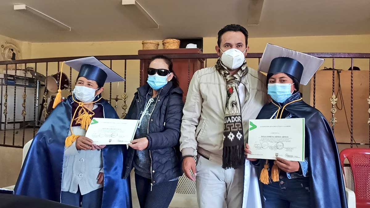 Productores de la COCACH de Alausí, se capacitan a través de las Comunidades de Aprendizaje