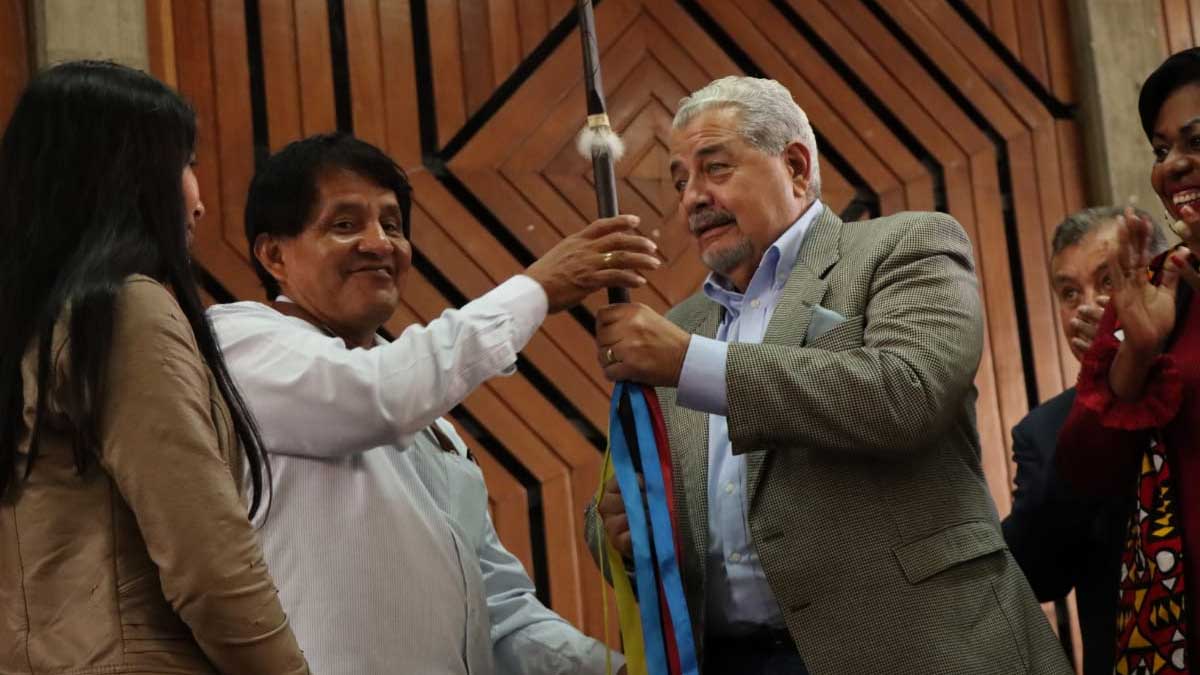 Campesinos del país entregan Bastón de Mando al ministro Pedro Álava