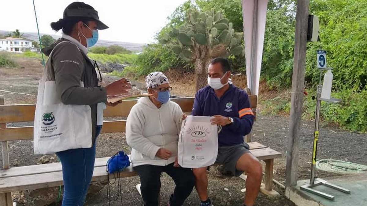 La campaña “Sin plástico sabe mejor” llegó a Floreana