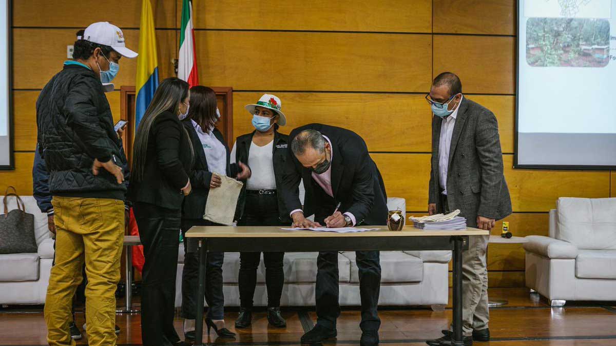 MinAgricultura firmó 18 convenios para desarrollar Alianzas Productivas en Boyacá