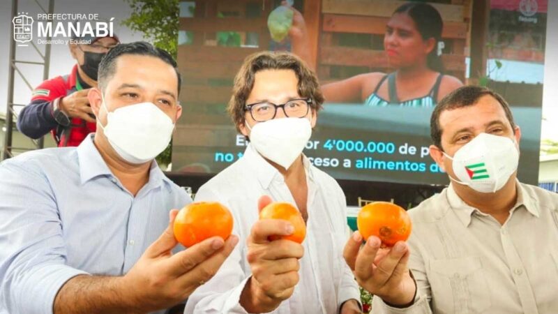 La Prefectura aportará con más de 40 mil raciones de frutas para el programa de alimentación escolar en Manabí
