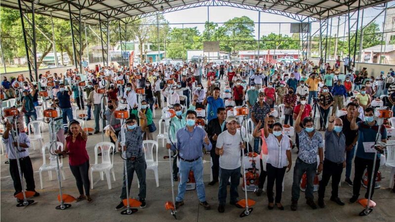 Agricultores y Agricultoras de Shushufindi Central, Limoncocha y San Roque participaron de la entrega masiva de equipamientos agrícolas; guadañas y motofumigadoras de la marca Stihl.
