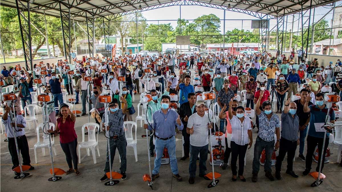 Agricultores y Agricultoras de Shushufindi Central, Limoncocha y San Roque participaron de la entrega masiva de equipamientos agrícolas; guadañas y motofumigadoras de la marca Stihl.
