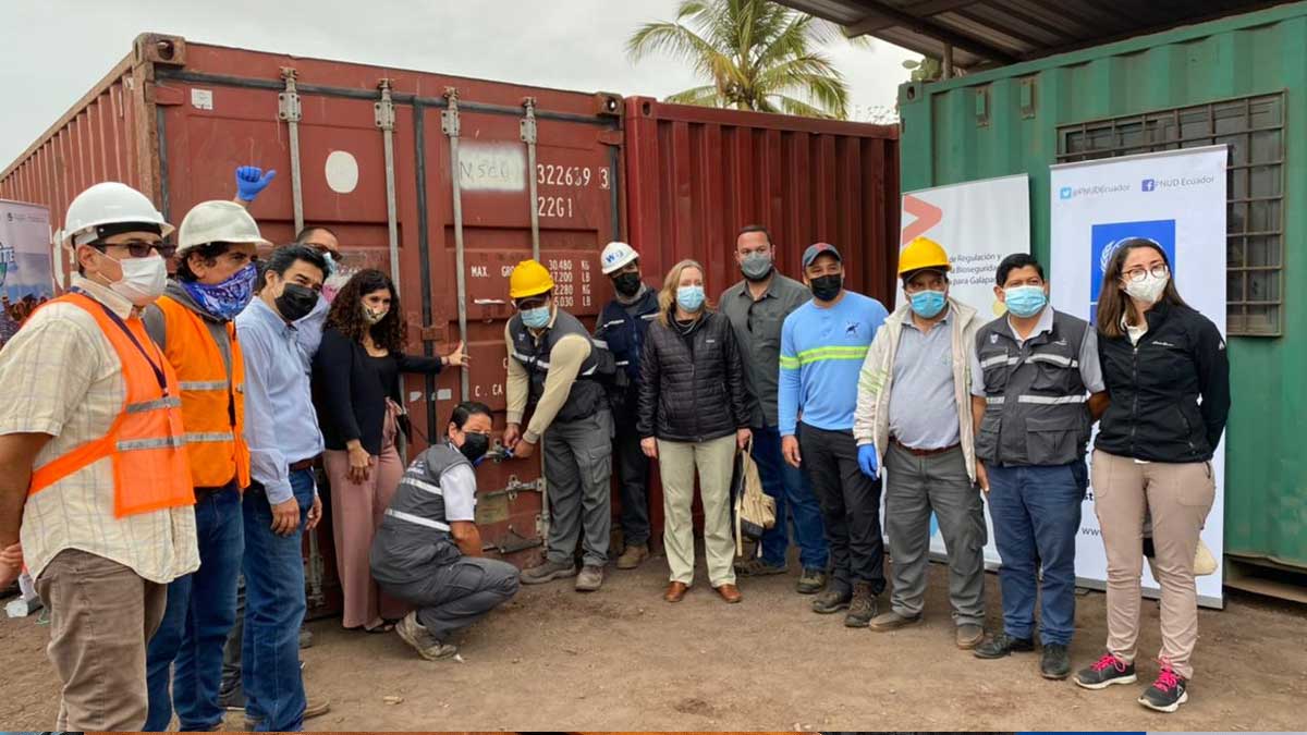 3 000 envases de plaguicidas usados fueron retirados de Galápagos