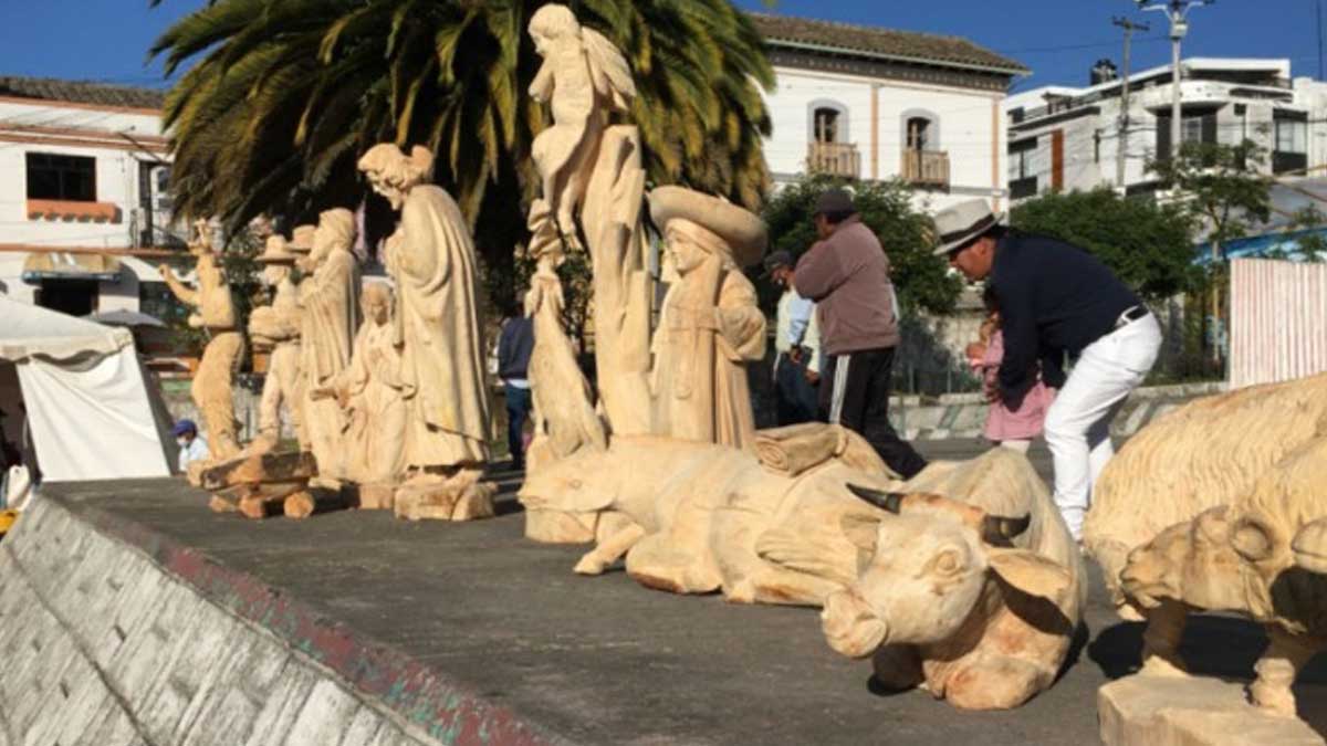 Un Nacimiento intercultural se talla en Ilumán, Otavalo