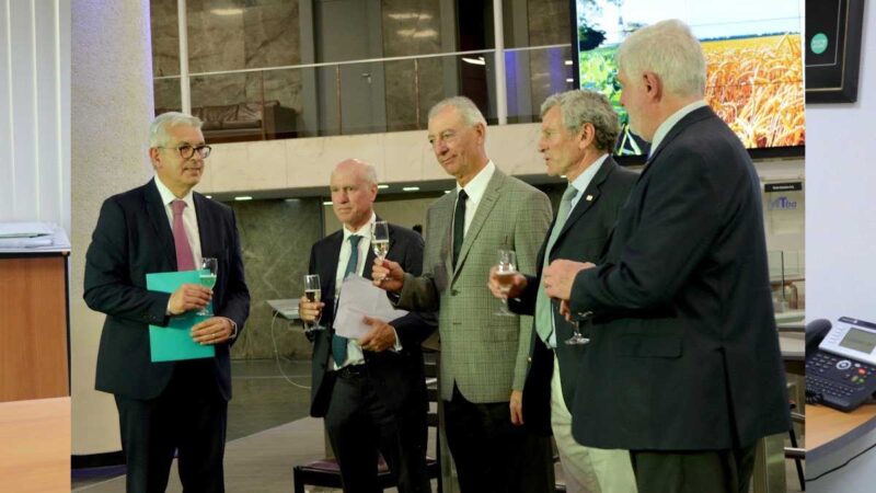“La plataforma del crecimiento y del desarrollo es el diálogo” manifestó Ministro Domínguez en la Bolsa de Cereales.